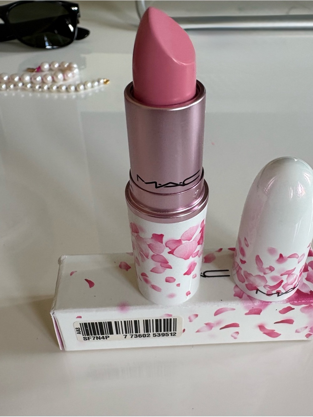 MAC Cosmetics βHey Kiss Me!β